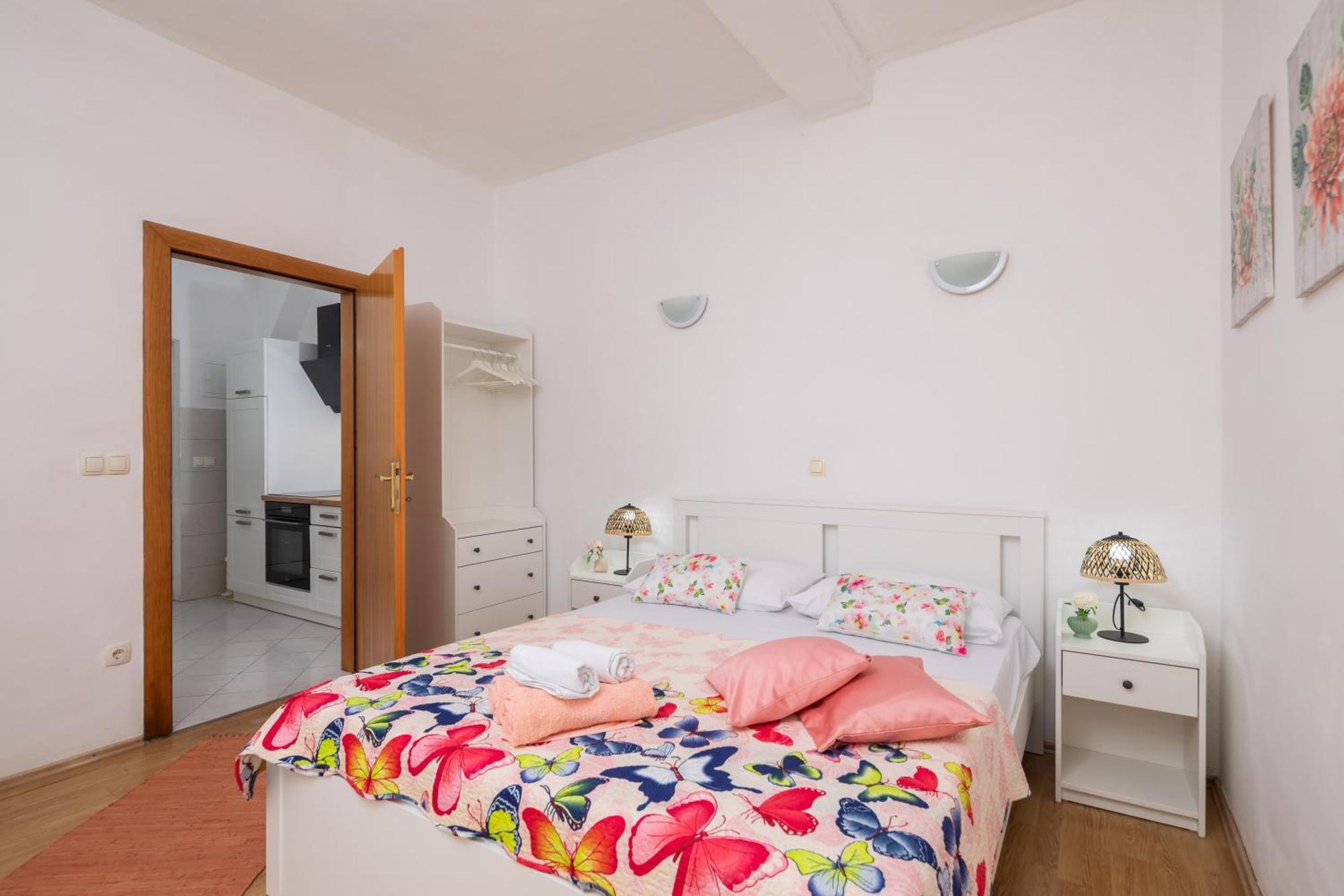 Sky Way Apartments Dugi Rat Kültér fotó